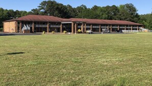 Exterior - Americas Best Value Inn (Norfolk)
