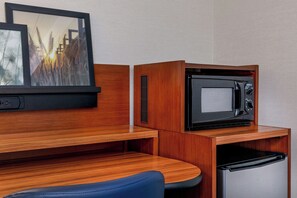 Bureau, espace de travail pour ordinateur portable