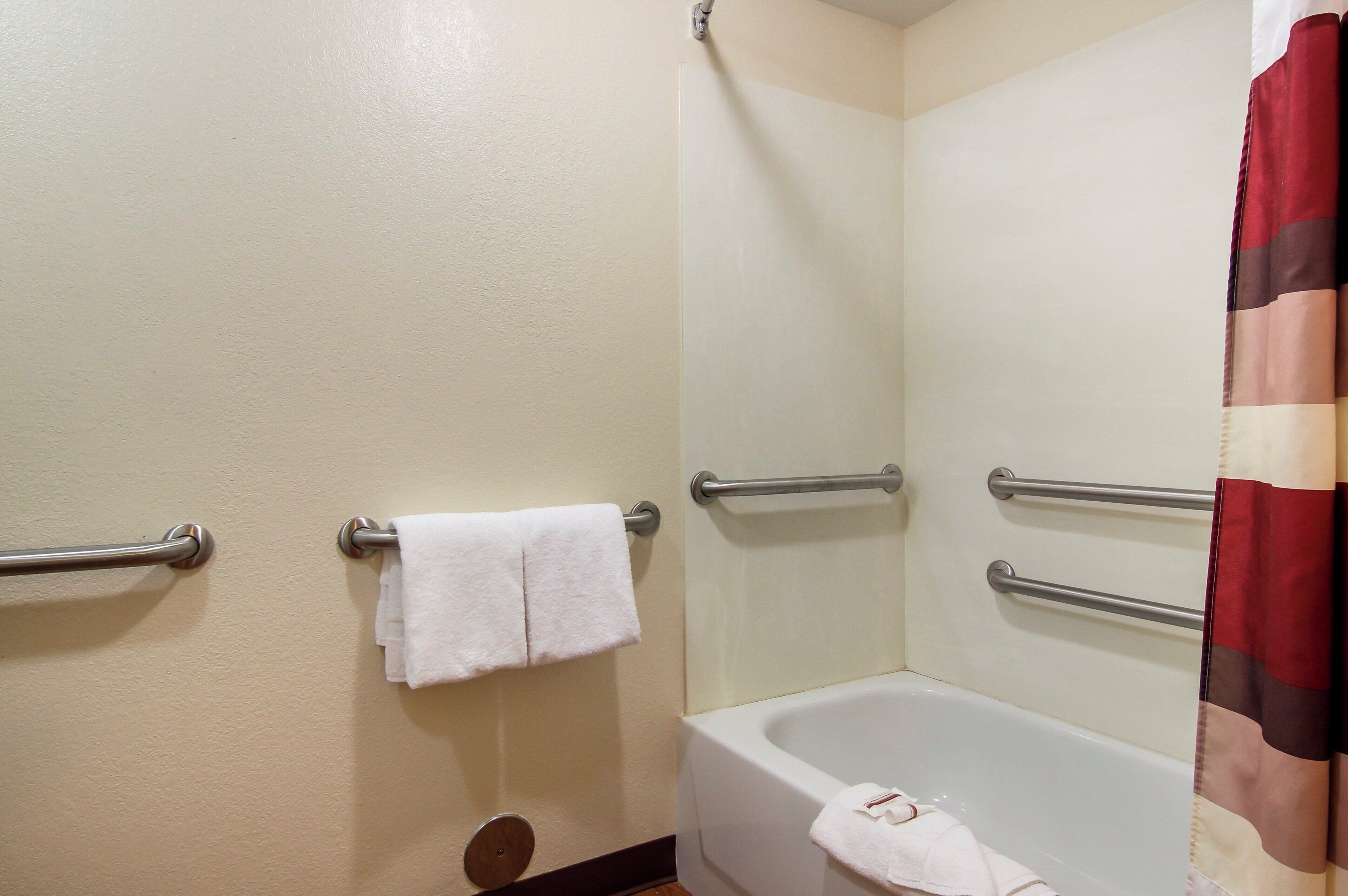 Combined shower/tub, free toiletries, hair dryer (on request), towels