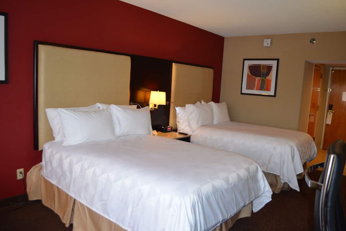 1 bedroom, pillow-top beds, desk, blackout curtains