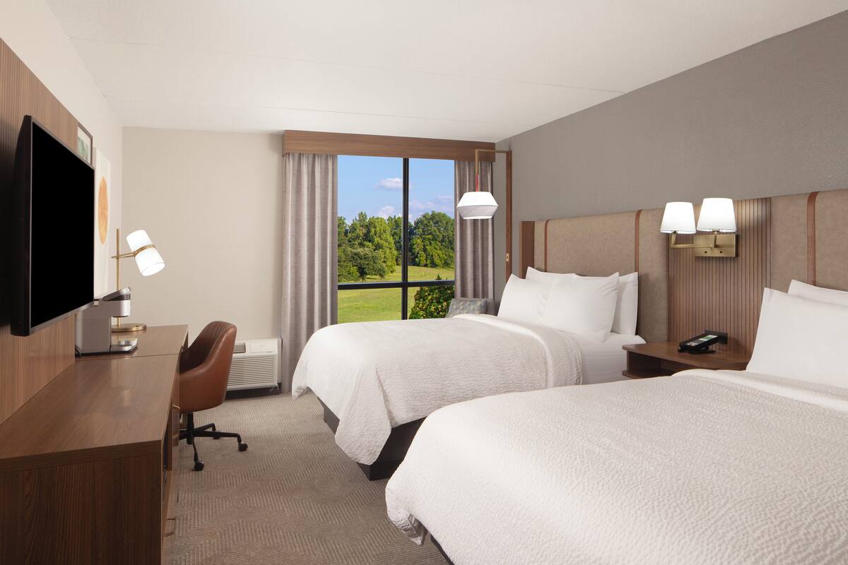 1 bedroom, in-room safe, desk, blackout curtains