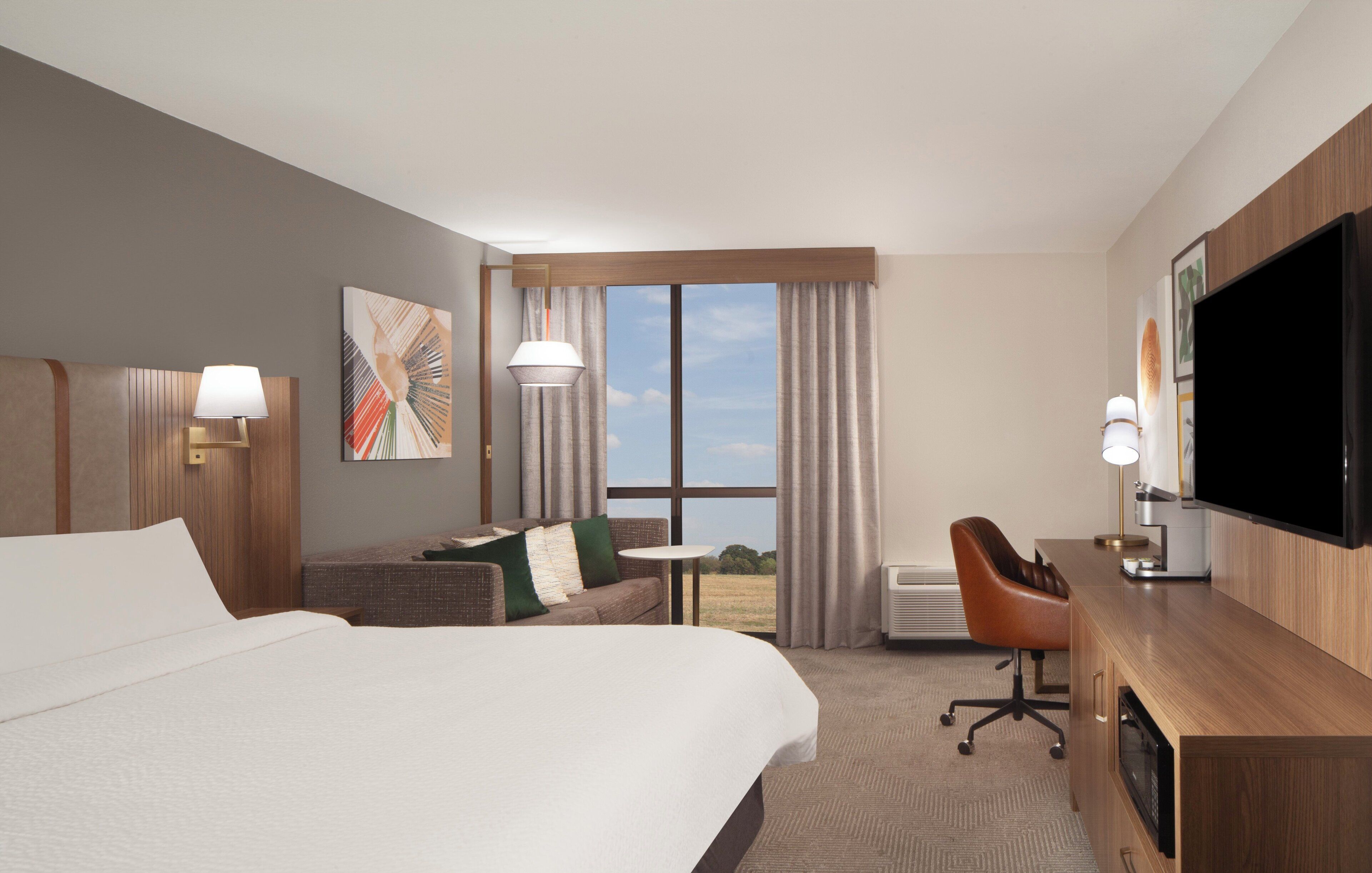 1 bedroom, in-room safe, desk, blackout curtains