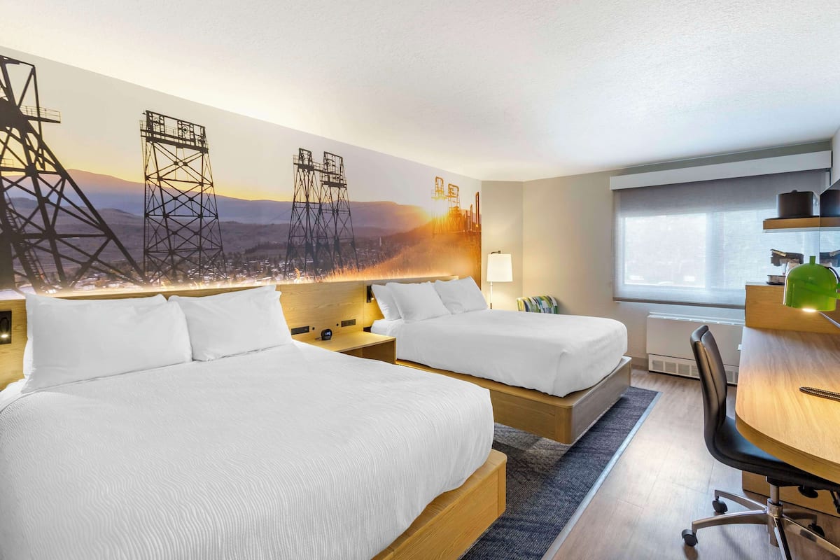 in-room safe, laptop workspace, iron/ironing board, cots/infant beds