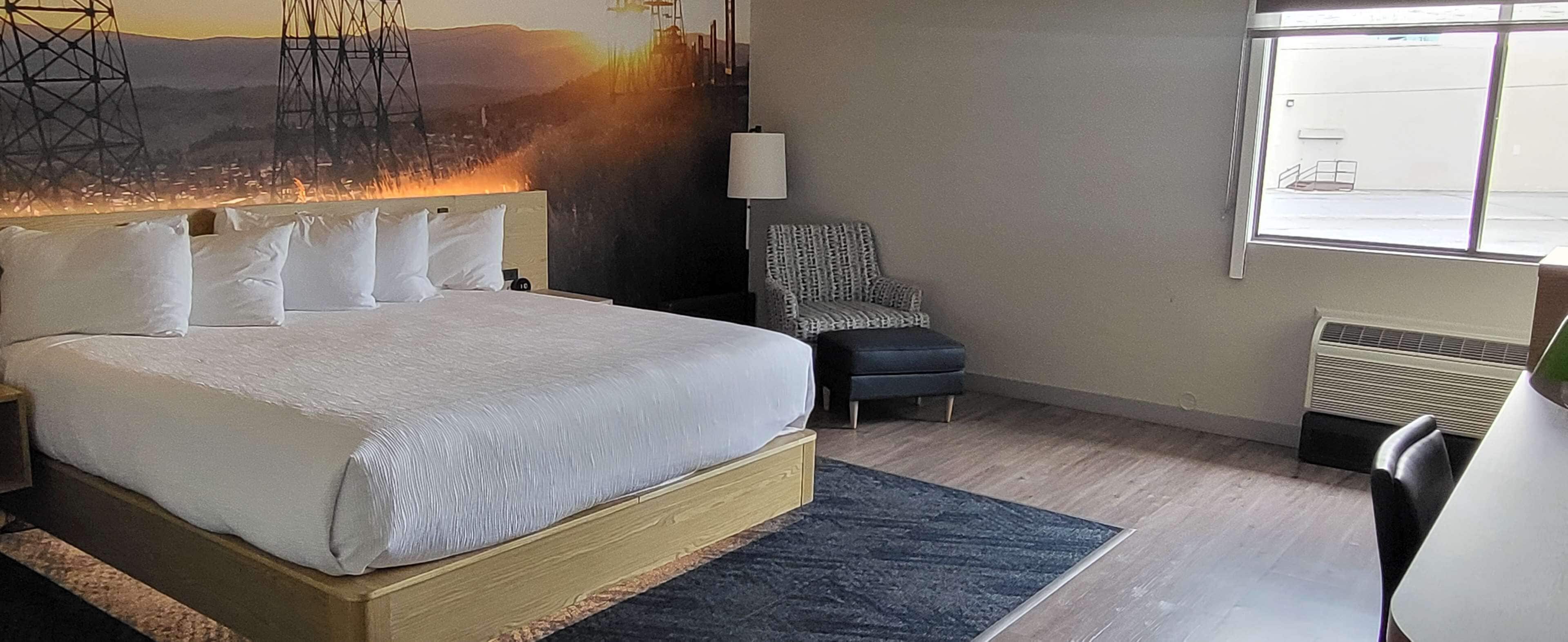 in-room safe, laptop workspace, iron/ironing board, cots/infant beds