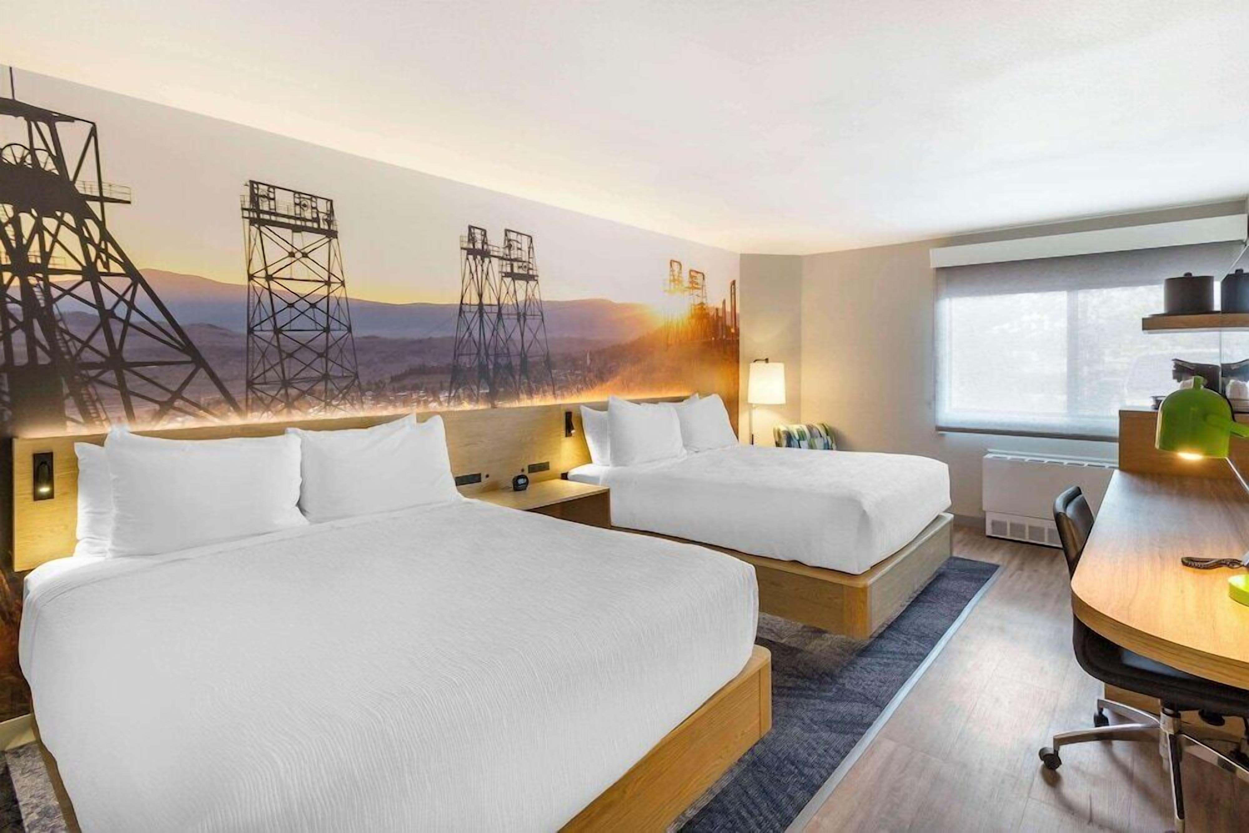 In-room safe, laptop workspace, iron/ironing board
