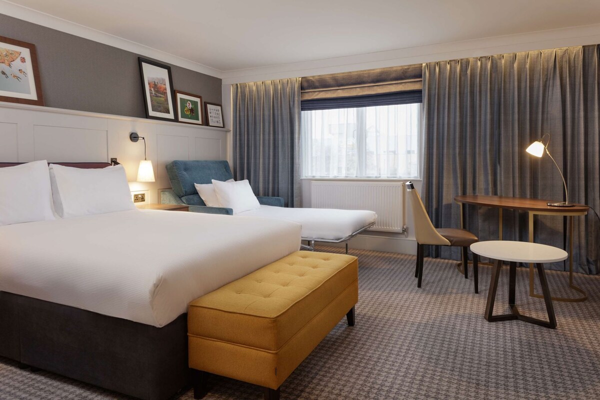 In-room safe, desk, laptop workspace, iron/ironing board