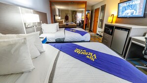 Room - New Victorian Inn & Suites (Omaha)