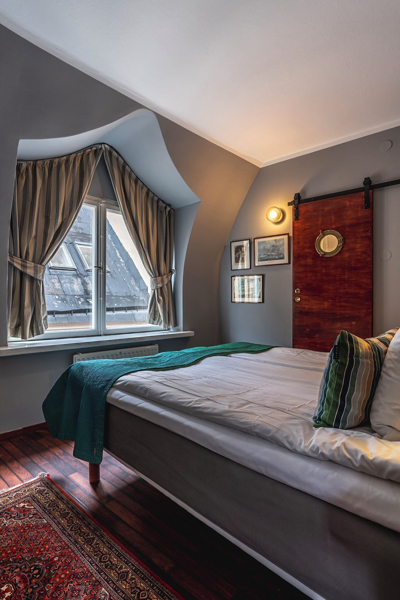 captains double superior | premium bedding, down duvets, in-room safe, individually decorated