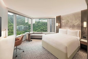 Infinity Room, 1 King Bed, City View | 高級寢具、羽絨被、特厚豪華床墊、迷你吧