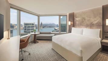 Sengetøy av topp kvalitet, dundyner, senger med overmadrass og minibar