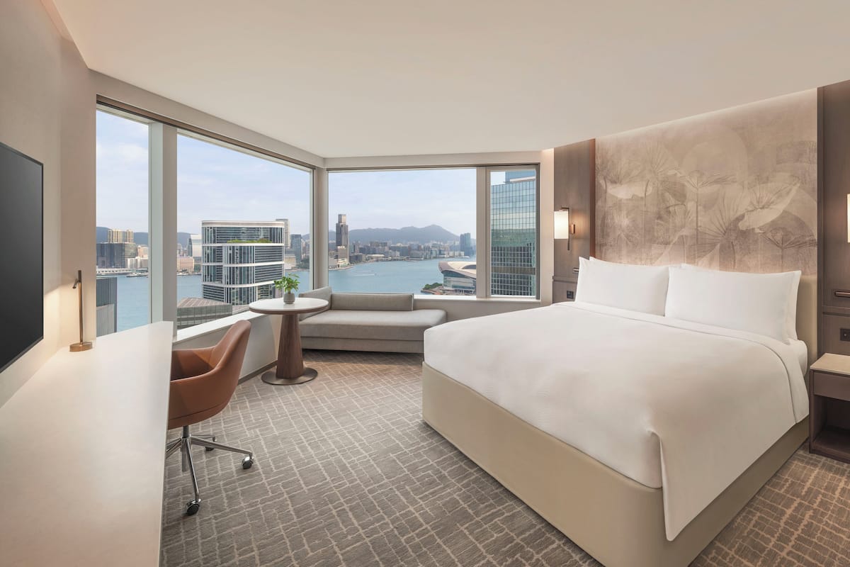 Premium bedding, down duvets, pillow-top beds, minibar