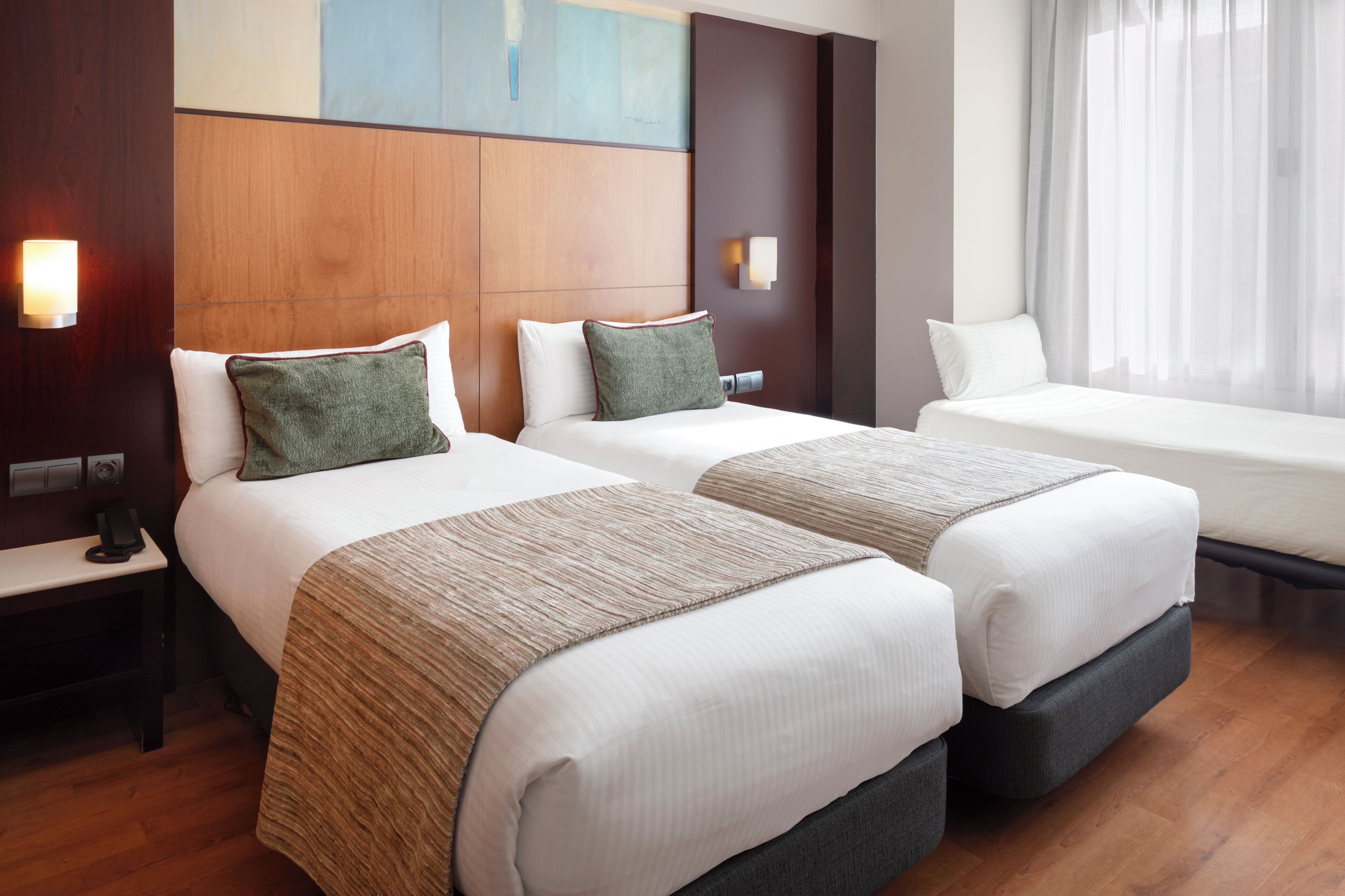 triple room | minibar, in-room safe, desk, soundproofing