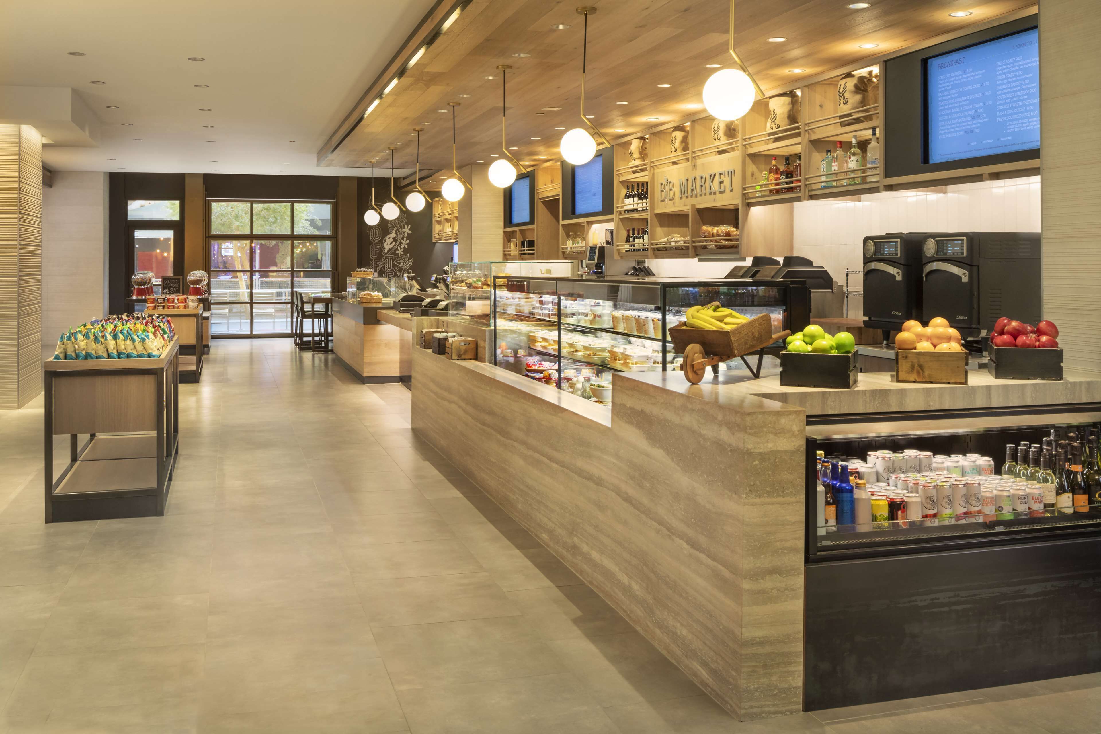 2 restaurants, breakfast, lunch, dinner served; american cuisine