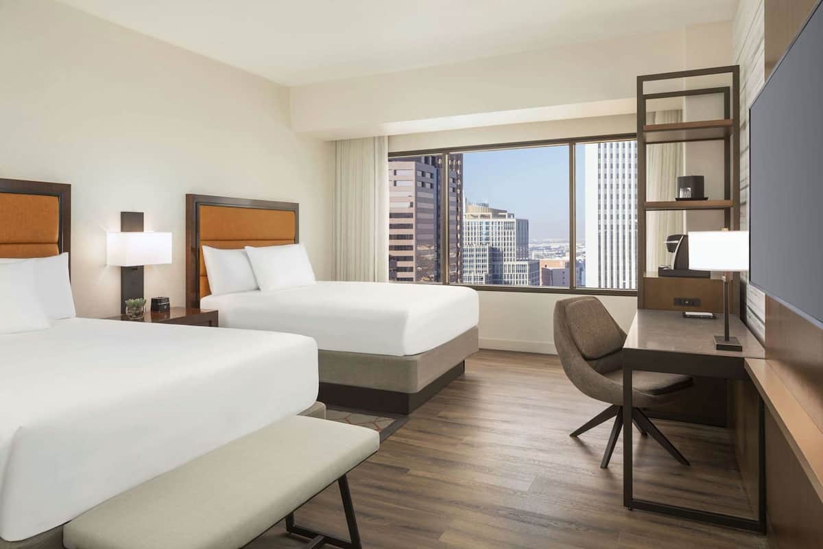 Premium bedding, in-room safe, desk, laptop workspace