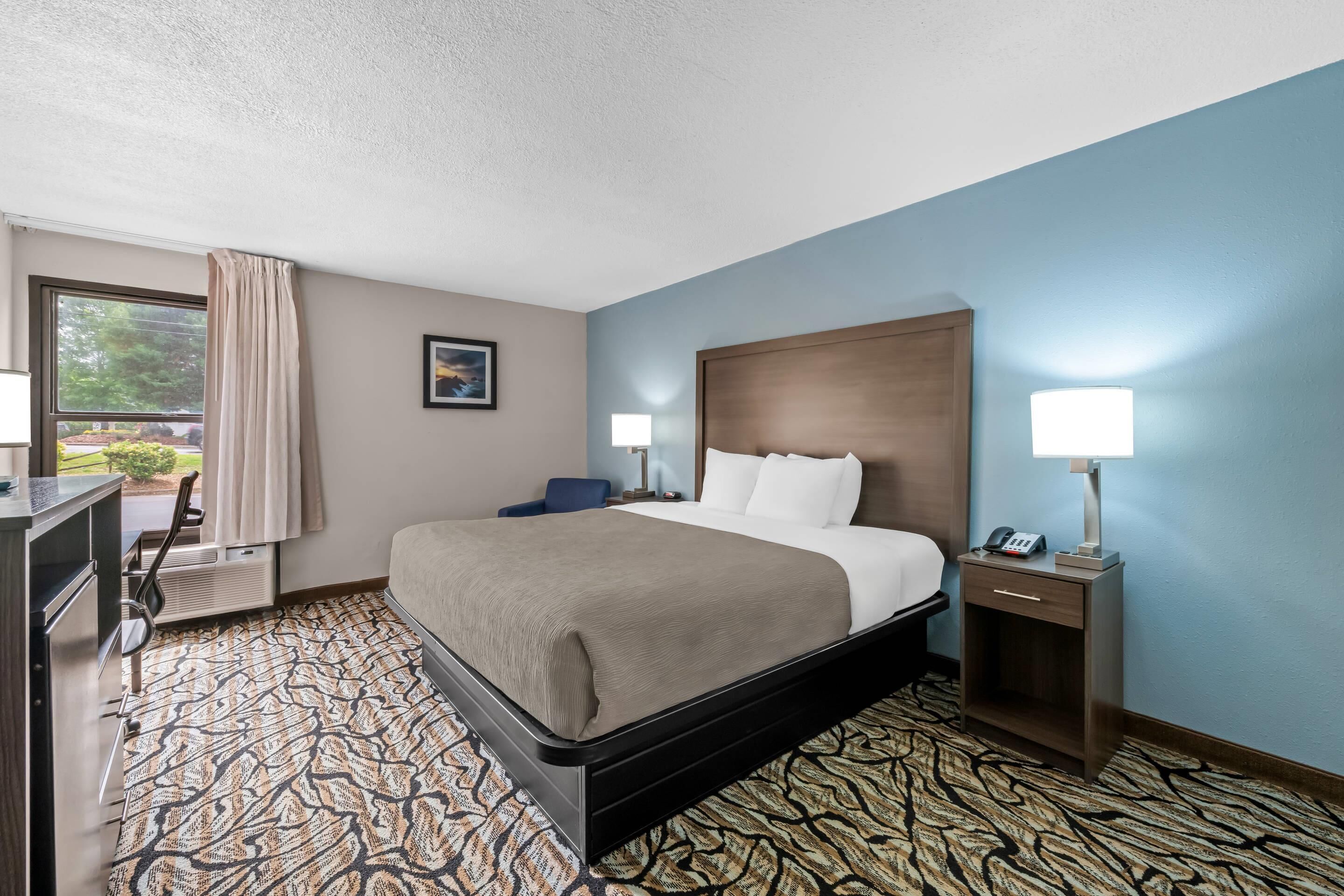 Room, 1 King Bed, Accessible, Non Smoking | Premium bedding, desk, laptop workspace, blackout curtains