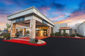 Exterior - Clarion Inn Salt Lake City Airport (Salt Lake City)