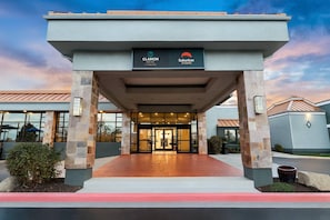 Exterior - Clarion Inn Salt Lake City Airport (Salt Lake City)