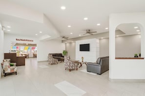 Lobby - Clarion Inn Salt Lake City Airport (Salt Lake City)