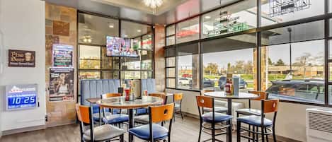 2 restaurants, Amerikaanse gerechten