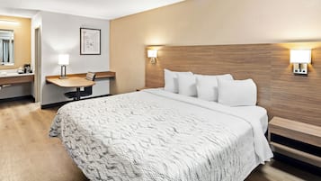 Pillowtop-bedden, een kluis op de kamer, een bureau, een laptopwerkplek