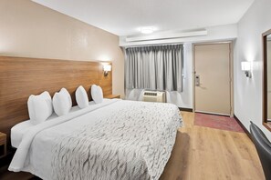 Camas con pillow-top, caja de seguridad en la habitación y escritorio 