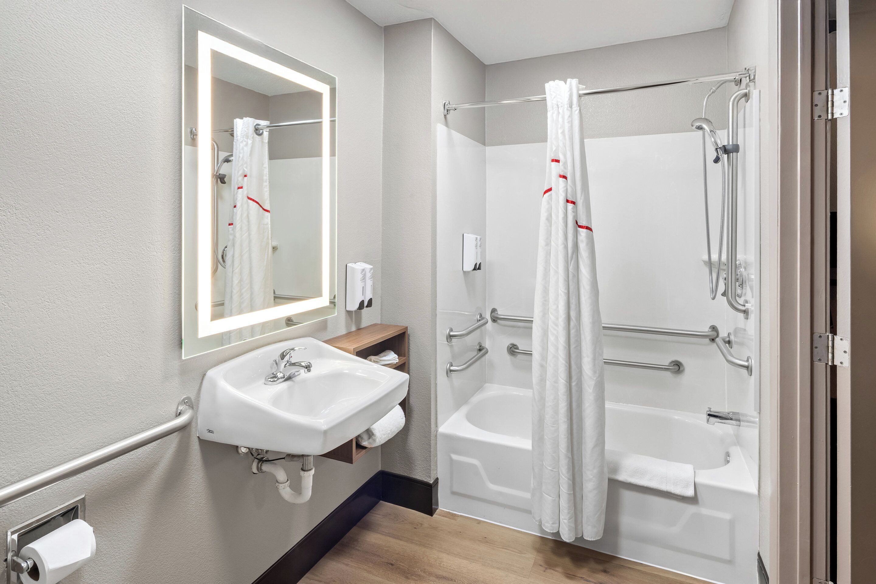 Combined shower/tub, eco-friendly toiletries, hair dryer, towels