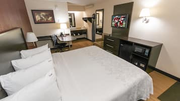 Superior Room, 1 King Bed (Smoke Free) | Pillowtop beds, in-room safe, desk, laptop workspace