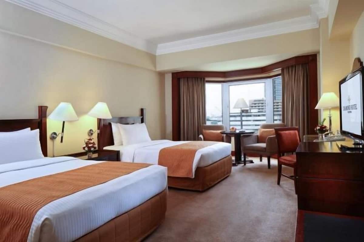 Premium bedding, minibar, in-room safe, laptop workspace
