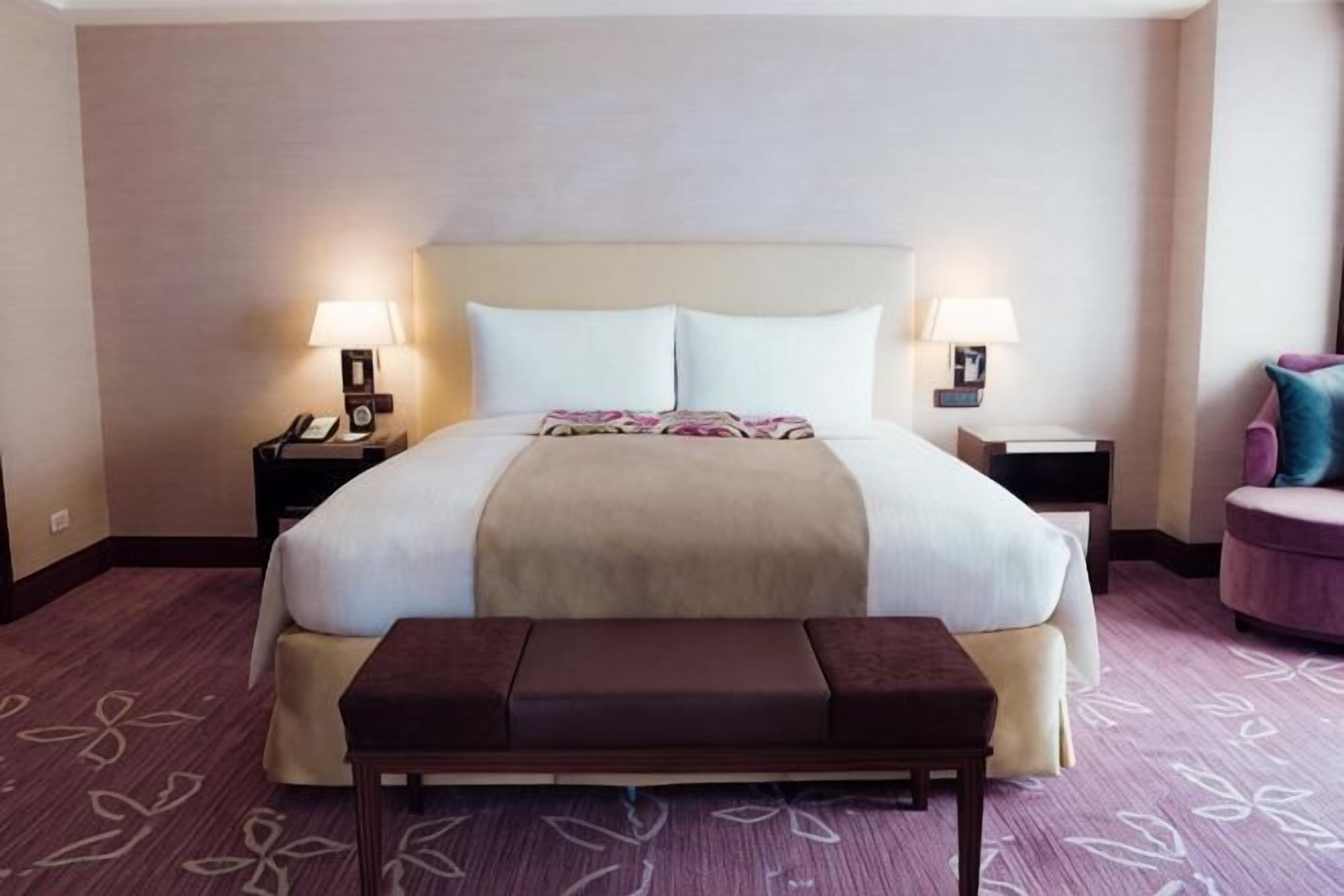 Ropa de cama de alta calidad, minibar, caja fuerte