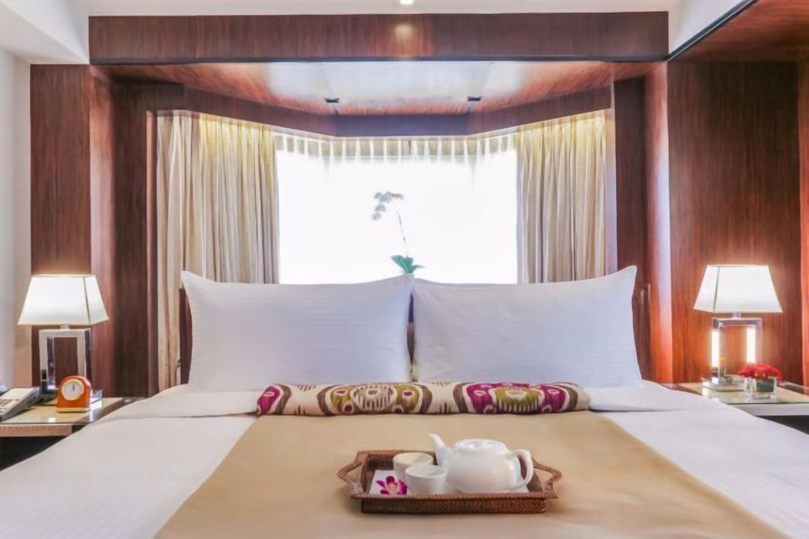 Premium bedding, minibar, in-room safe, laptop workspace
