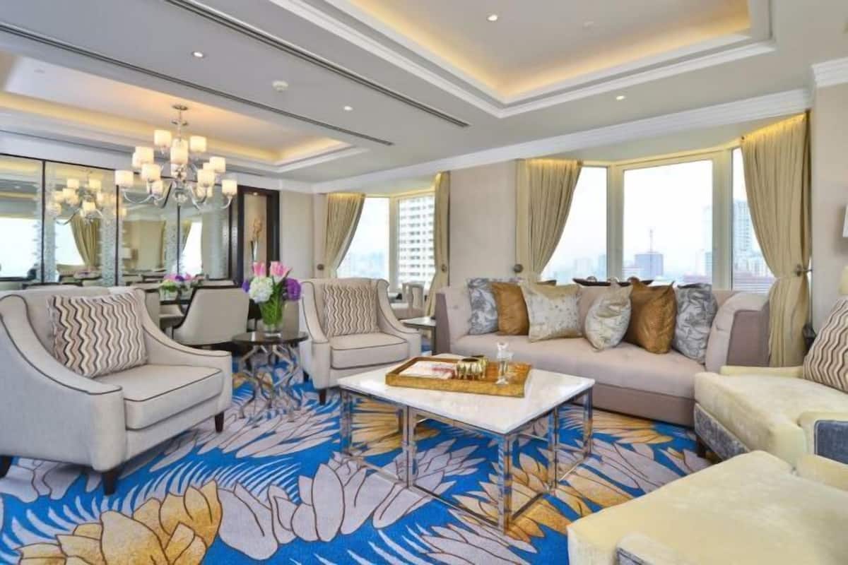 Living area | TV