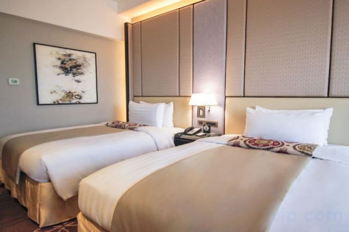 Ropa de cama de alta calidad, minibar, caja fuerte