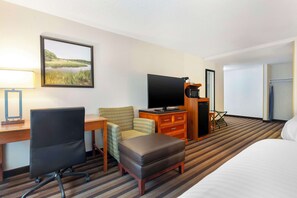 Standard Room, 2 Queen Beds, Accessible, Bathtub | In-room safe, desk, laptop workspace, iron/ironing board - Best Western Rockland (Rockland)