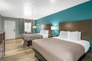 1 bedroom, desk, laptop workspace, blackout drapes