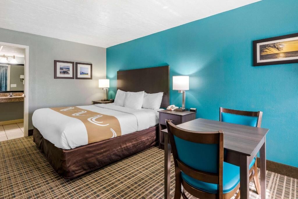 1 bedroom, desk, laptop workspace, blackout drapes