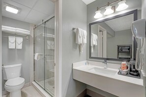 1 dormitorio, escritorio, espacio para trabajar con un portátil