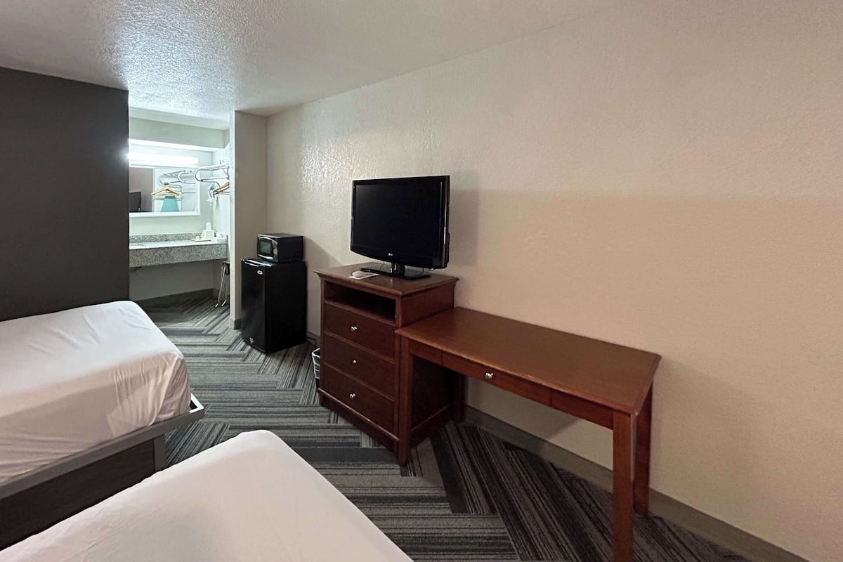 Desk, blackout drapes, iron/ironing board, free WiFi
