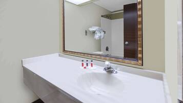 Combined shower/tub, deep soaking tub, free toiletries, hair dryer