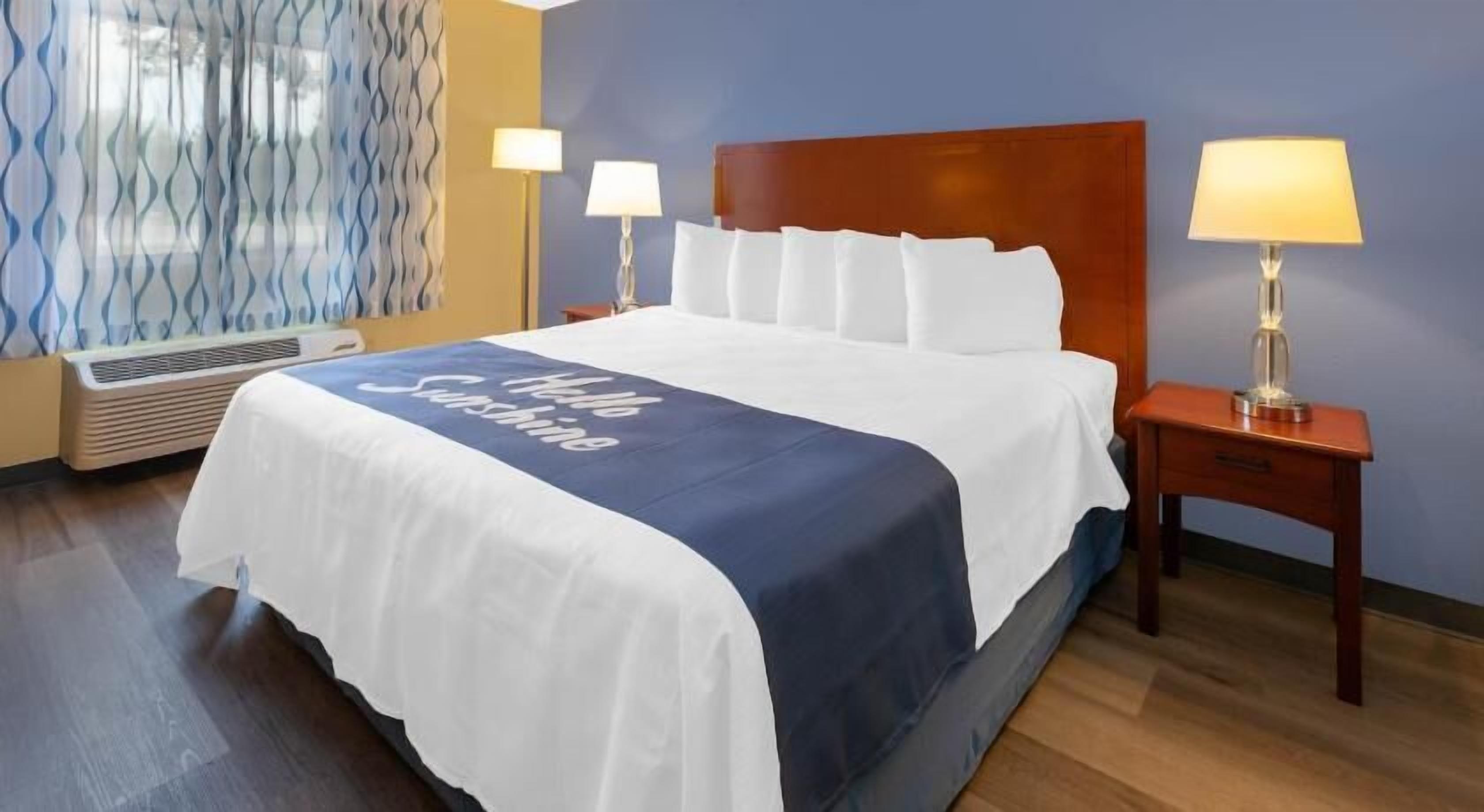 Desk, free cribs/infant beds, rollaway beds, free WiFi