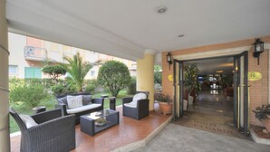 Courtyard - Aurora Garden Hotel (Rome)