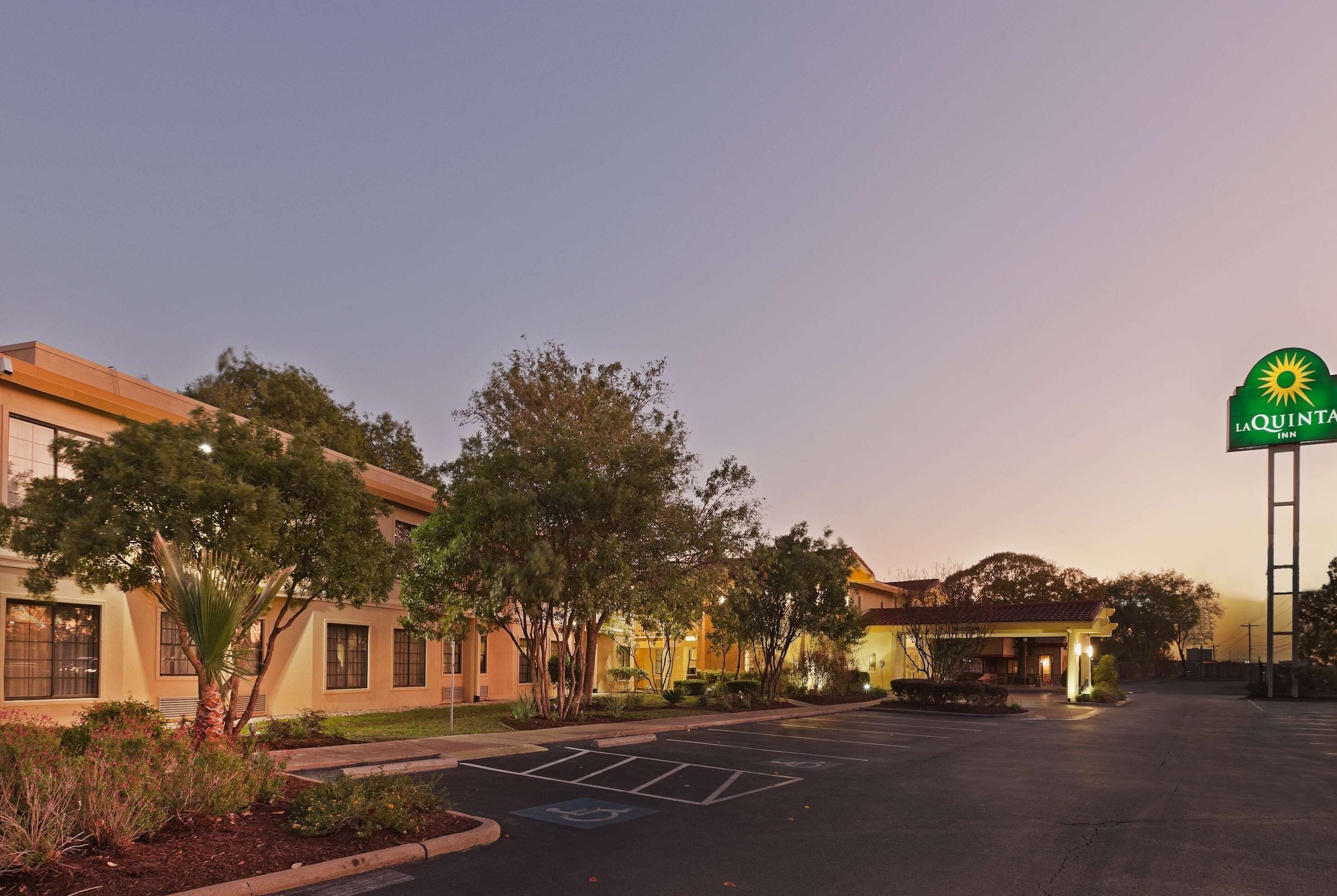 Foto - La Quinta Inn by Wyndham Austin Oltorf