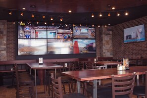 Bar (on property) - KwaTaqNuk Resort & Casino (Polson)