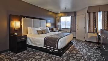 Habitación, 1 cama King size, con acceso para personas discapacitadas, vista al lago | 1 habitación, escritorio, tabla de planchar con plancha y wifi gratis