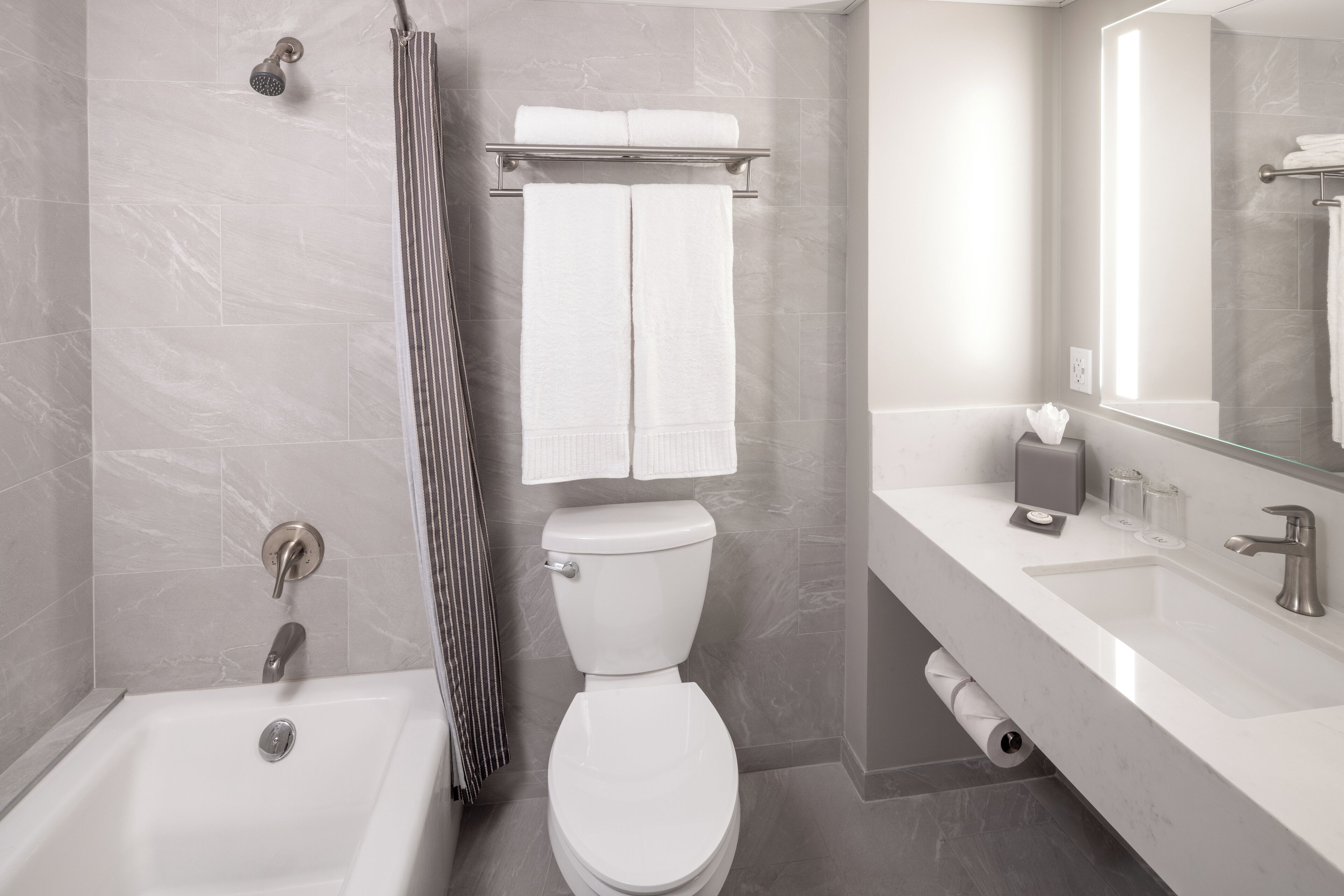 Foto - Warwick Seattle