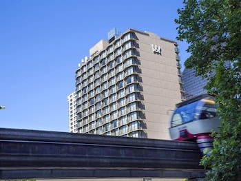 Hotel exterior and entrance at Warwick Seattle