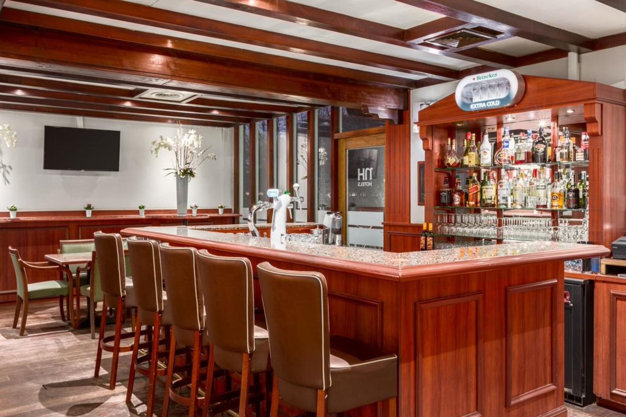 Bar (en la propiedad)
