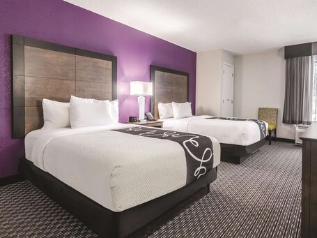 La Quinta Inn Suites by Wyndham Myrtle Beach N Kings Hwy - Image 4