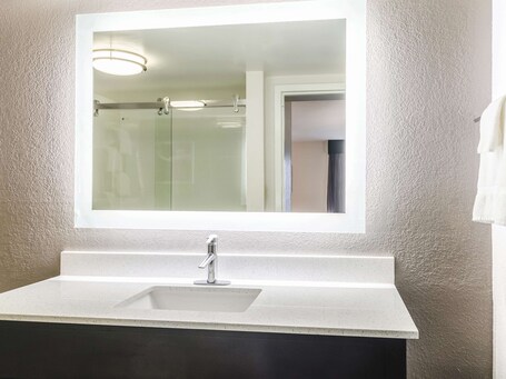 La Quinta Inn Suites by Wyndham Myrtle Beach N Kings Hwy - Image 18