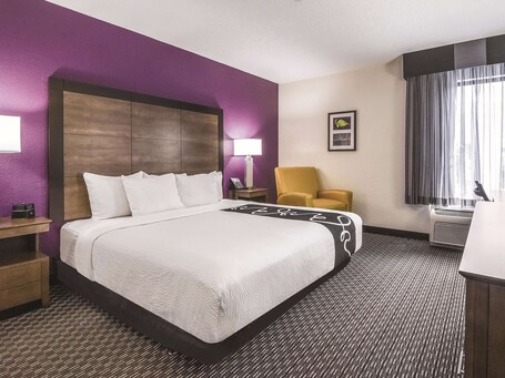 La Quinta Inn Suites by Wyndham Myrtle Beach N Kings Hwy - Image 48