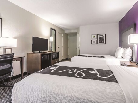 La Quinta Inn Suites by Wyndham Myrtle Beach N Kings Hwy - Image 19